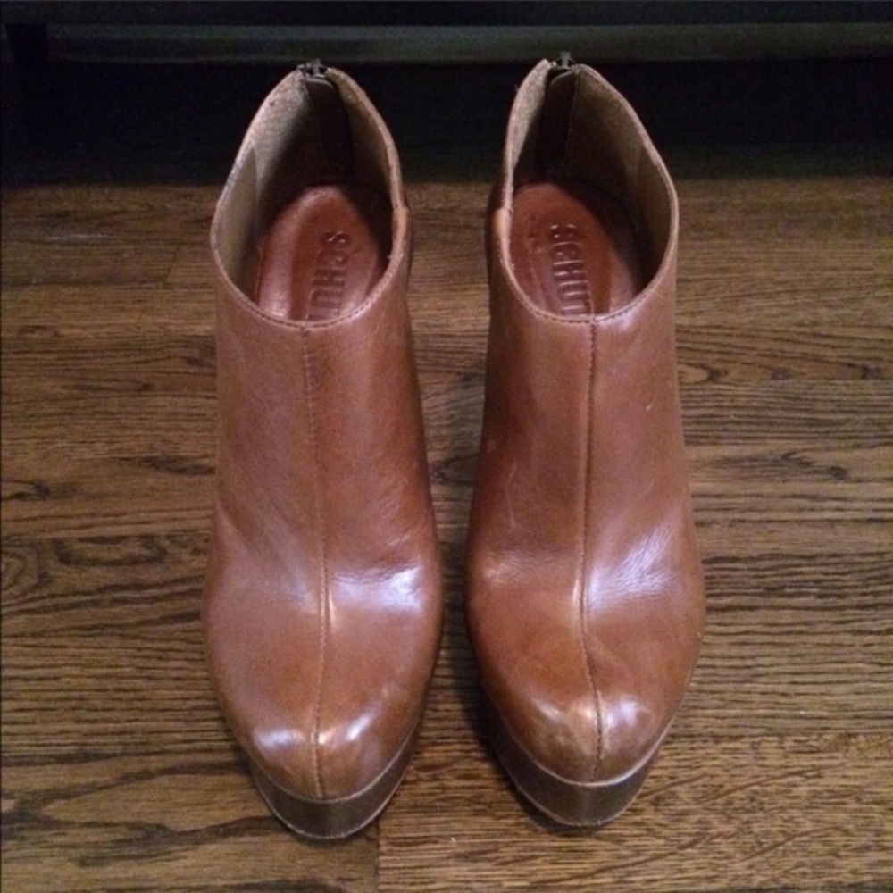 Schutz booties